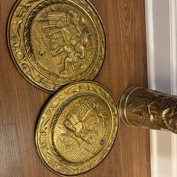 3 piece Brass pitcher set with 2 plates - Picture 7 of 9